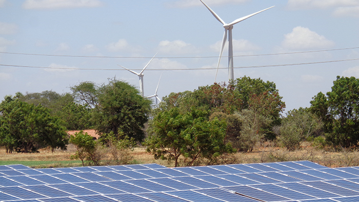 インド、ハイブリッド太陽光発電所